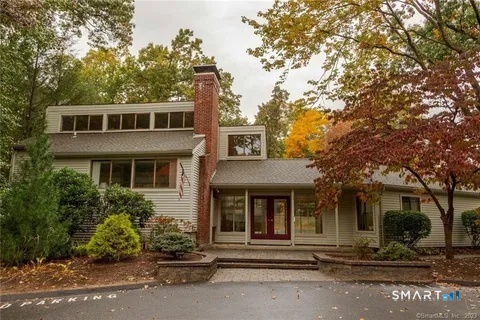 101 Farmington Chase Crescent 101