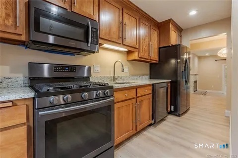 101 Farmington Chase Crescent 101