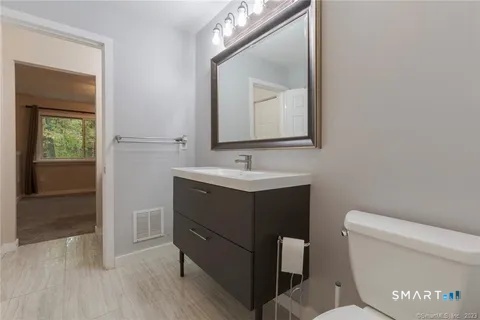 101 Farmington Chase Crescent 101
