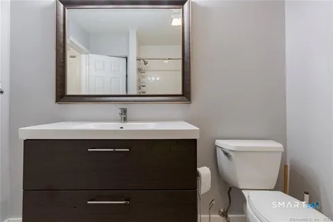 101 Farmington Chase Crescent 101
