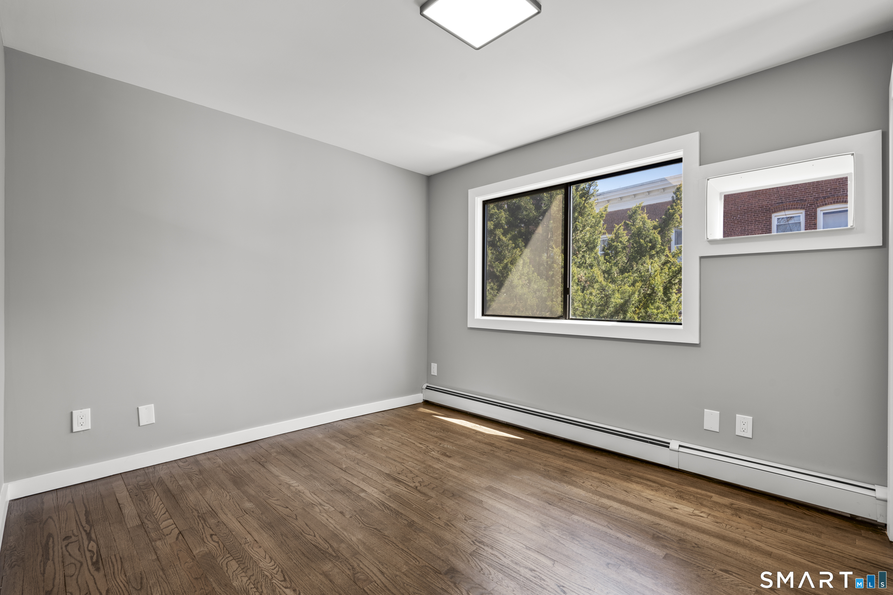 105 Richmond Hill Avenue 2
