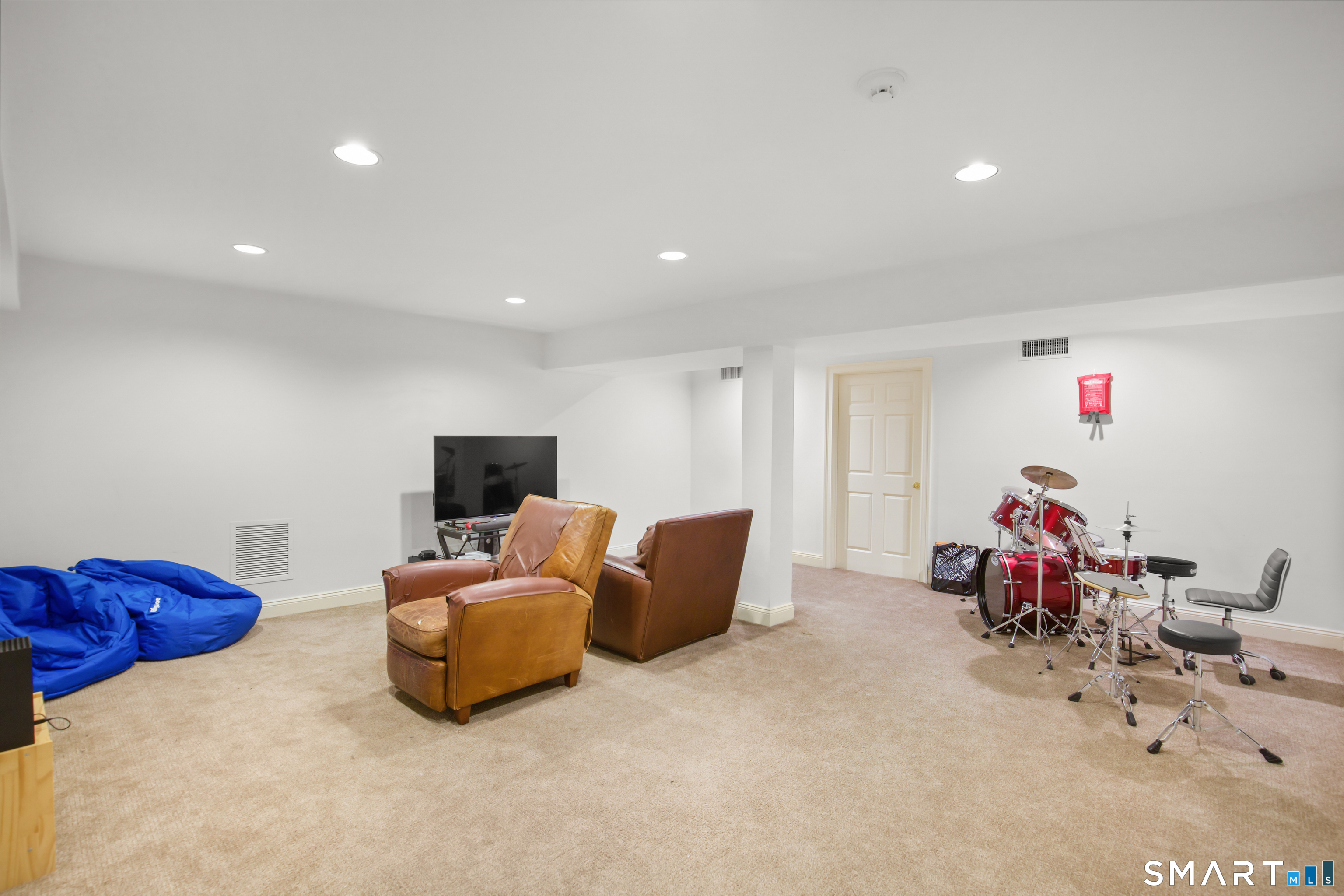 21 Daniel Court