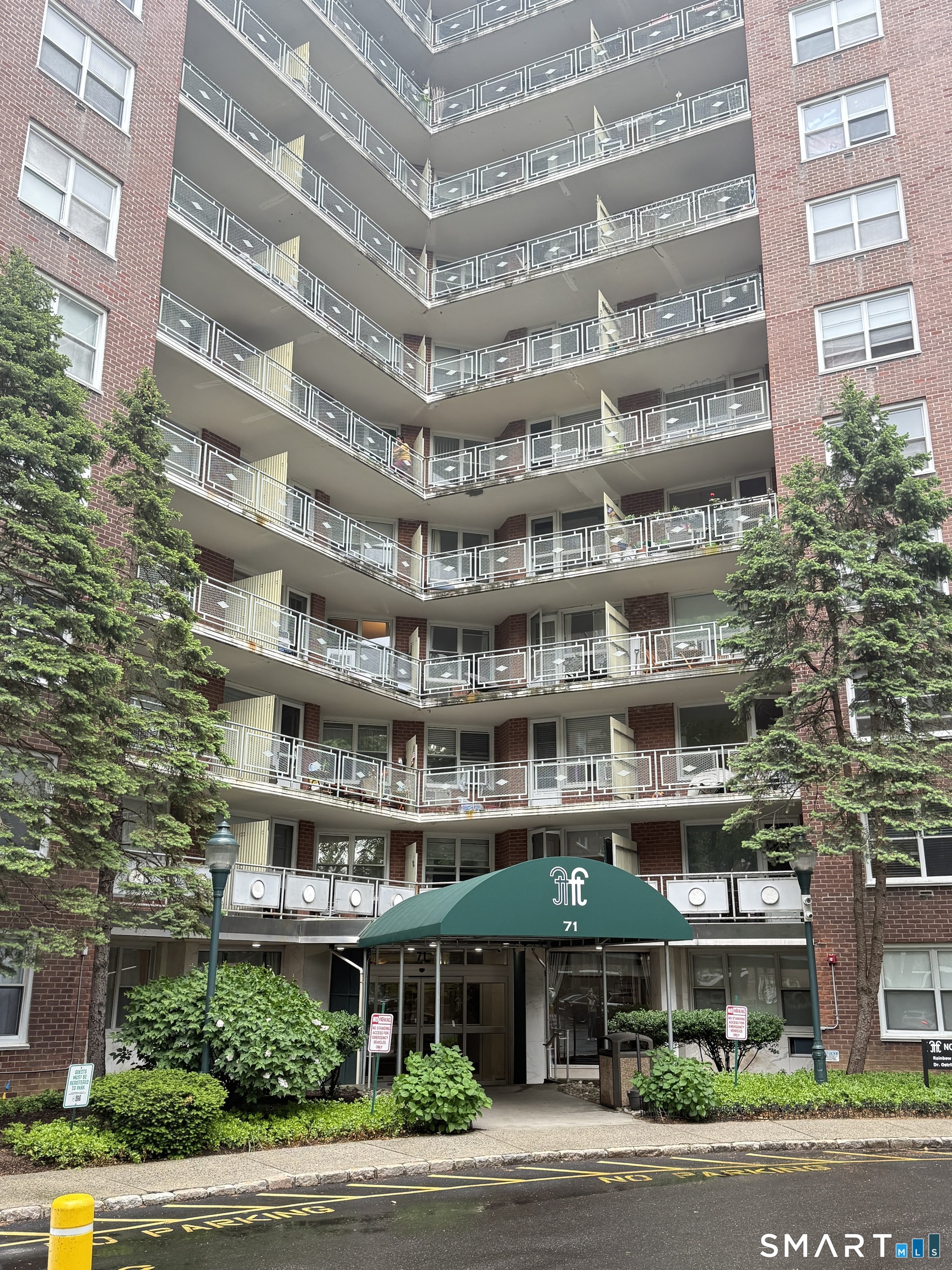 71 Strawberry Hill Avenue 416