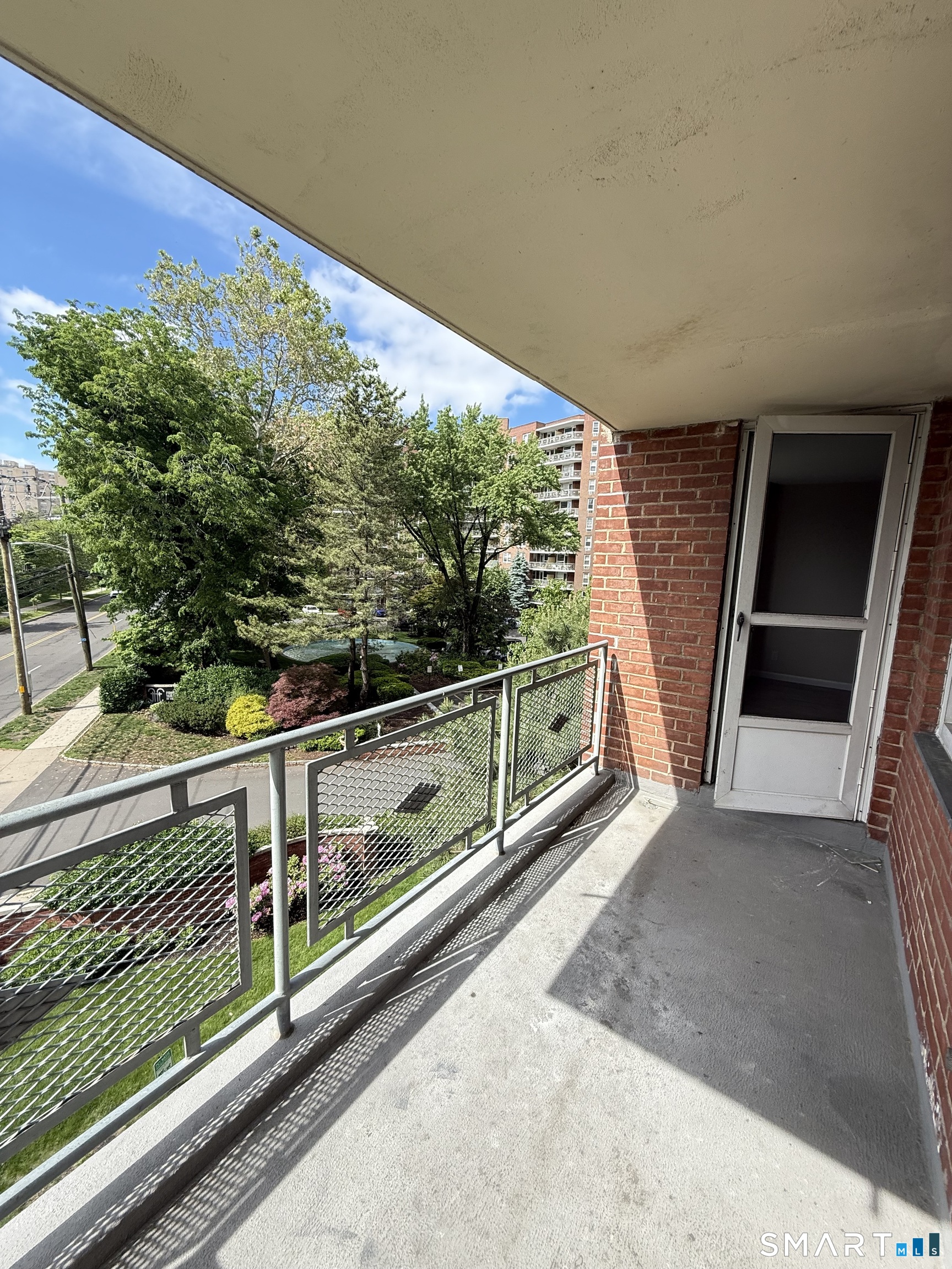 71 Strawberry Hill Avenue 416