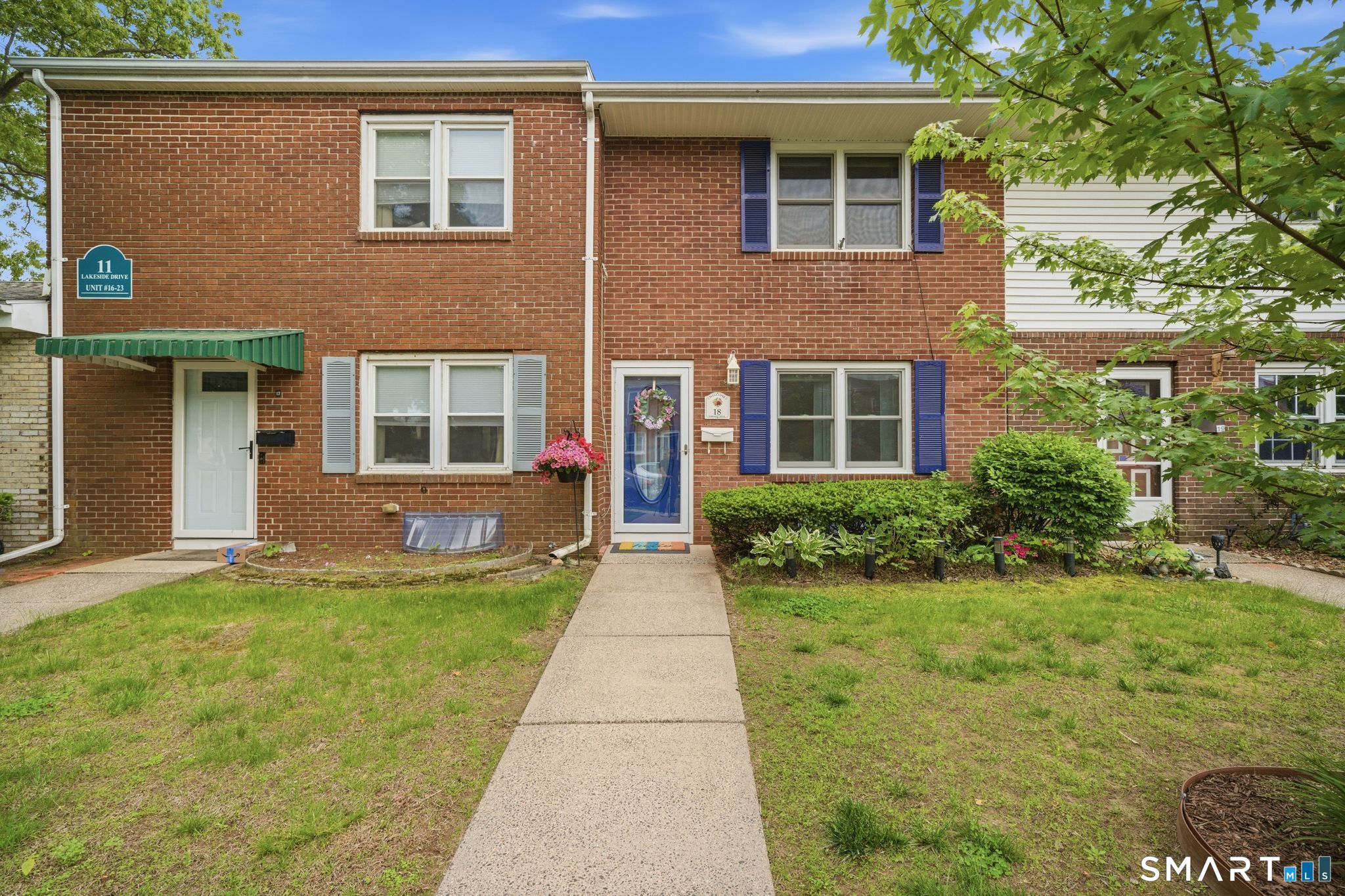 11 Lakeside Drive 18