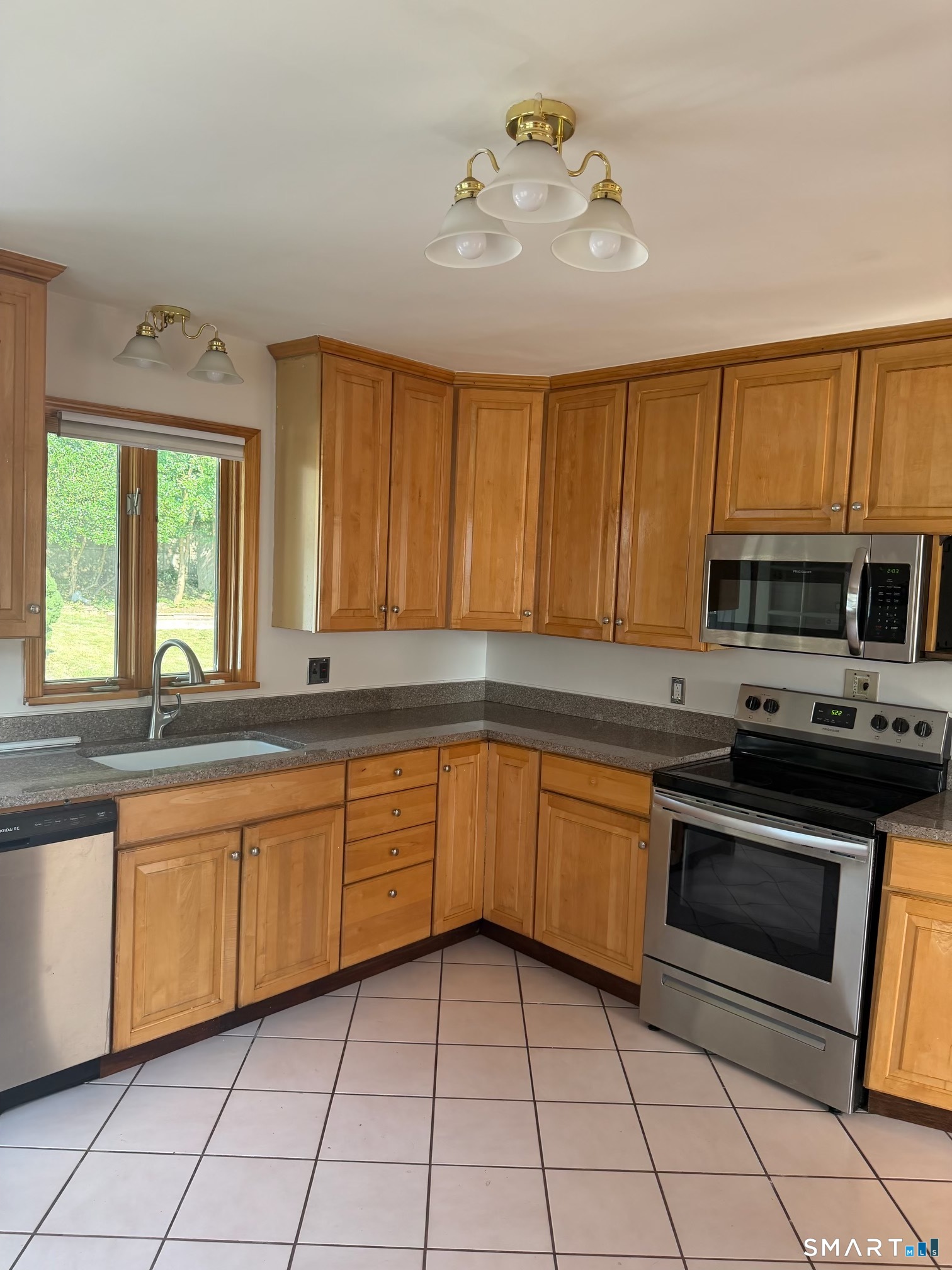 25 Ludlow Manor
