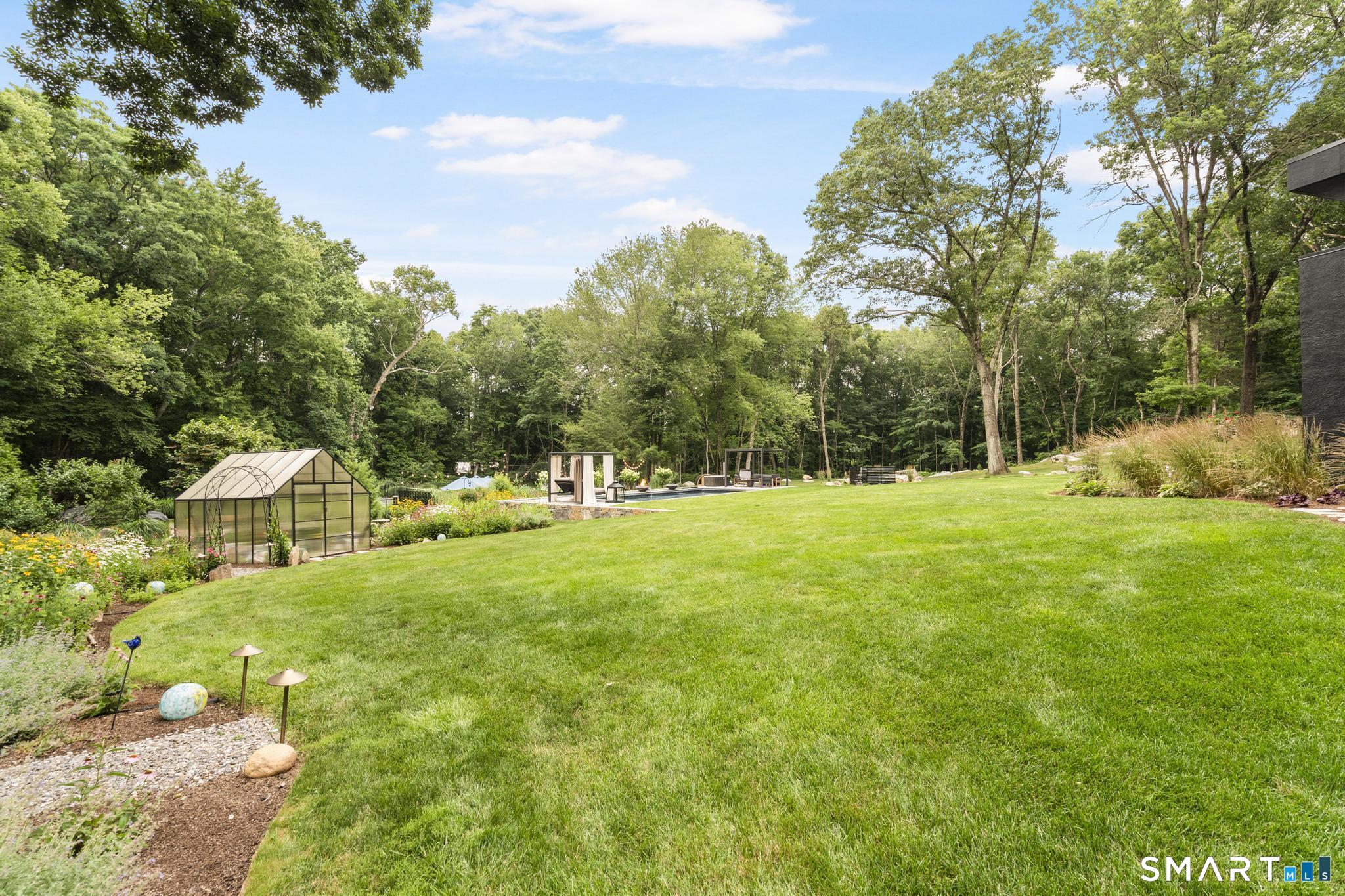 17 Pine Ridge Road