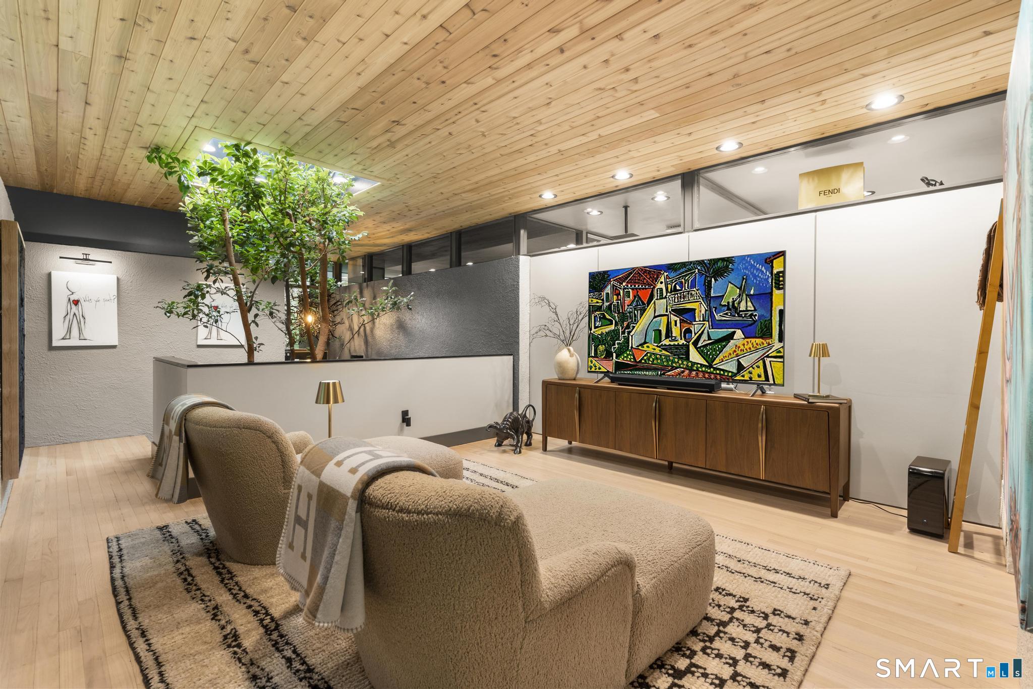 17 Pine Ridge Road