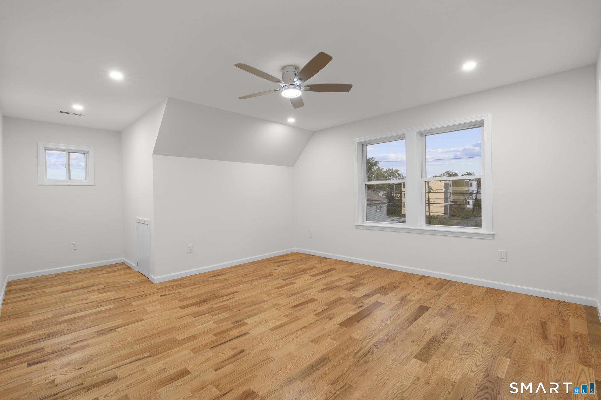 131 Columbia Street Unit: 2