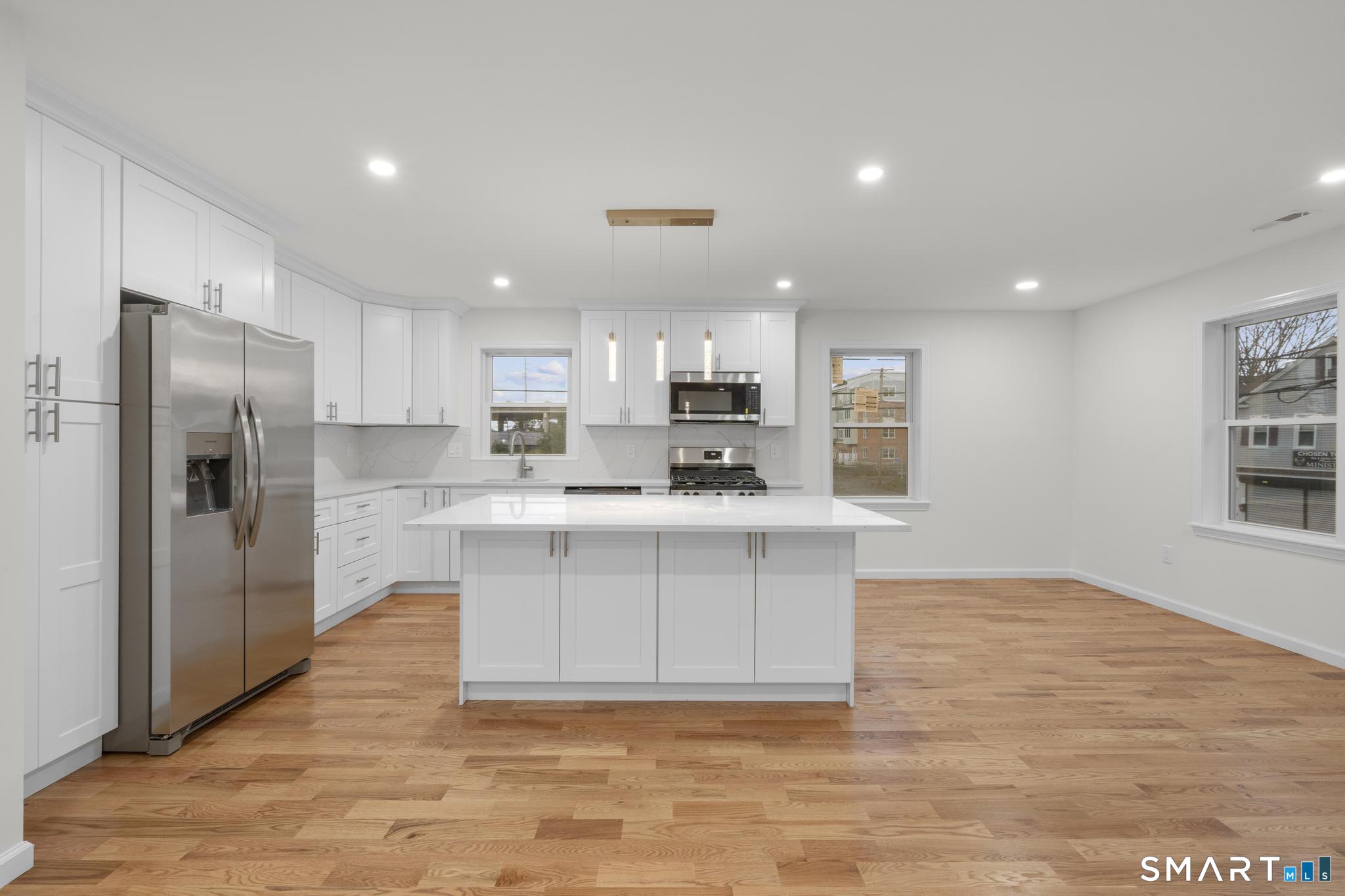 131 Columbia Street Unit: 2