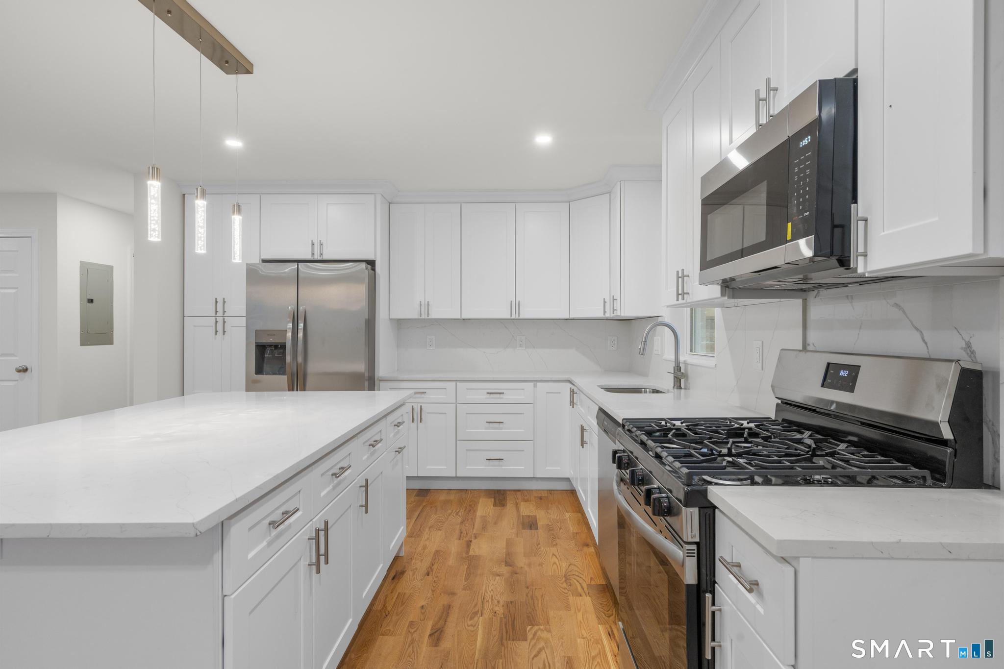 131 Columbia Street Unit: 2