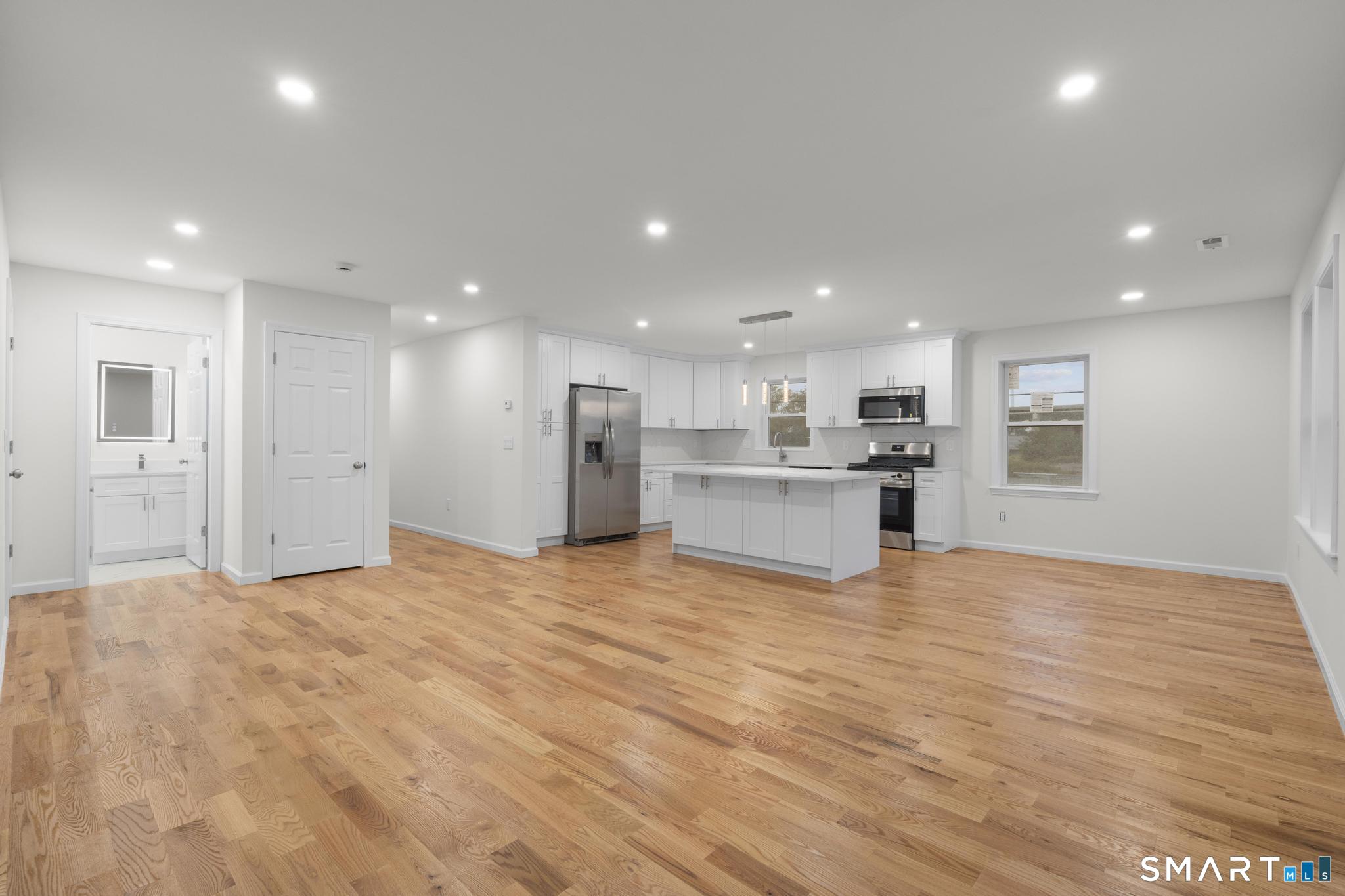 131 Columbia Street Unit: 2