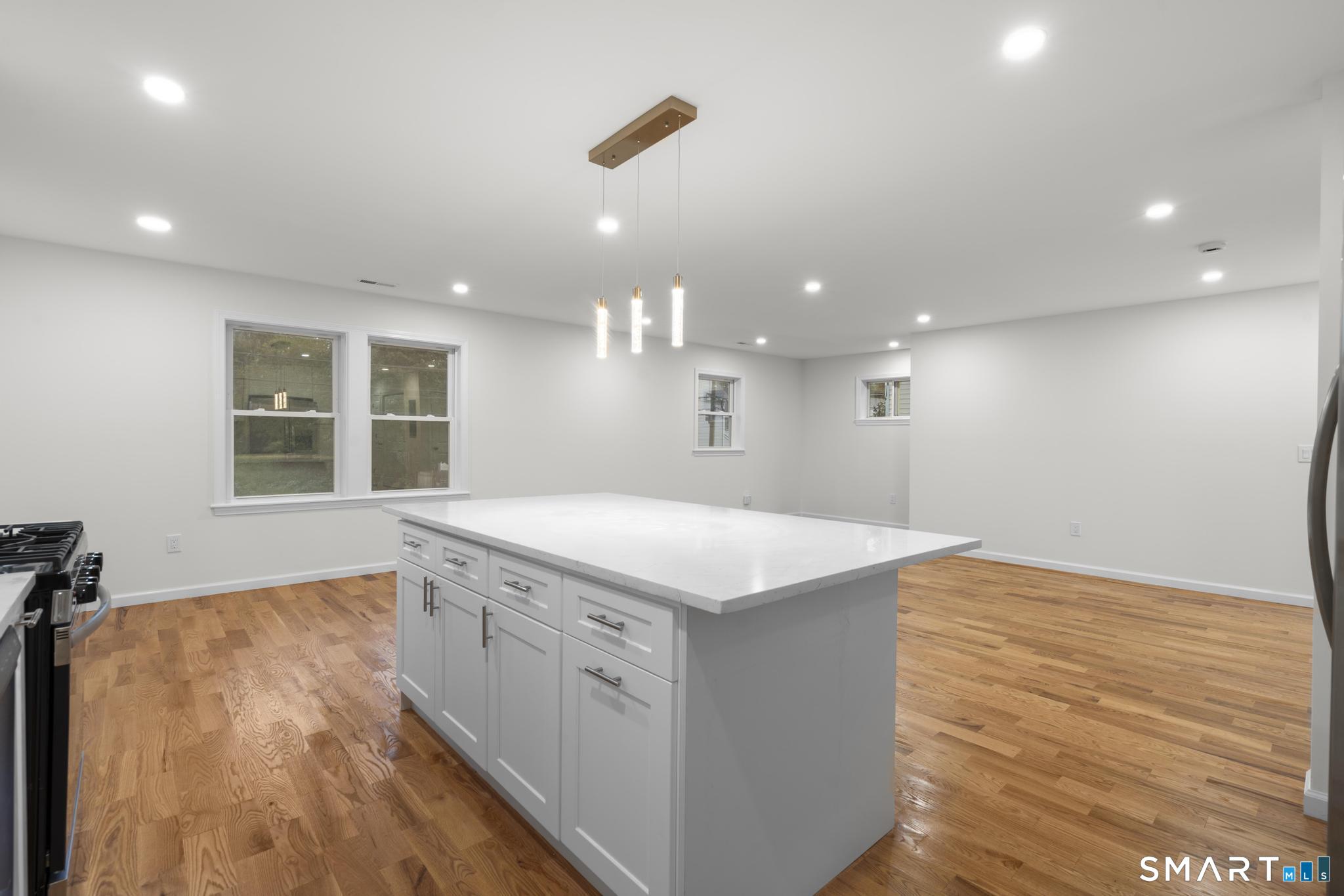 131 Columbia Street Unit: 2