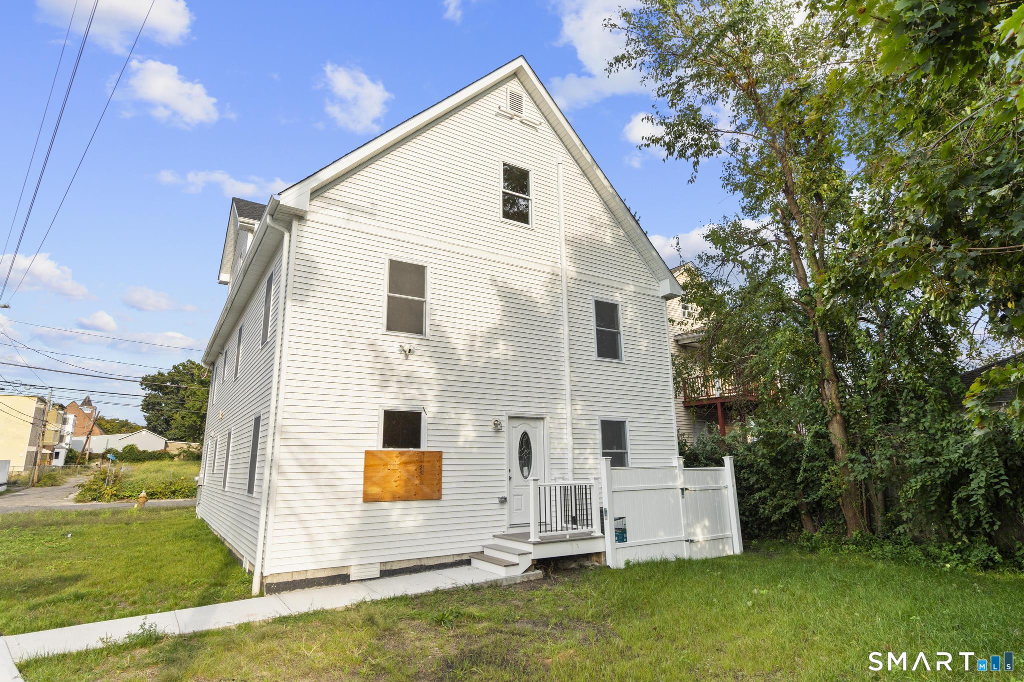 131 Columbia Street Unit: 1