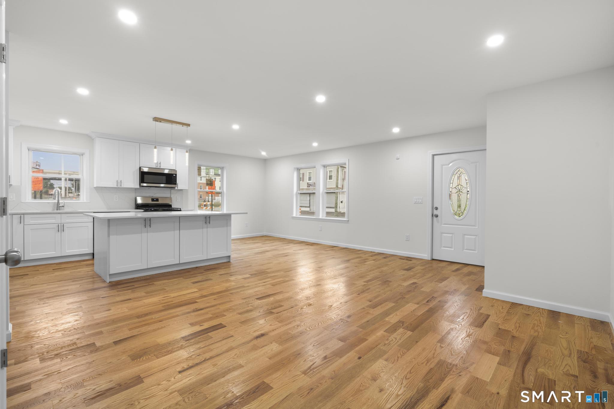 131 Columbia Street Unit: 1