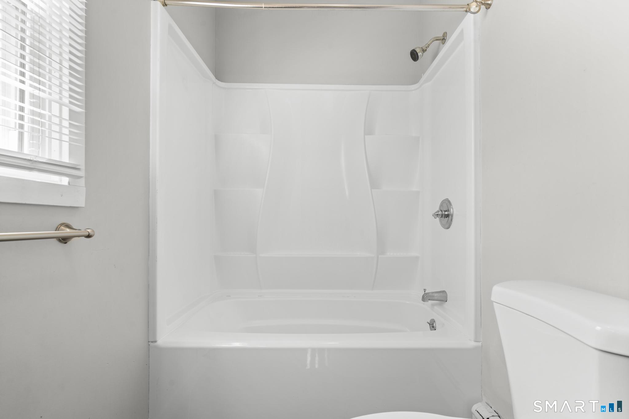 62 Saint Michaels Avenue Unit: 1st Floor
