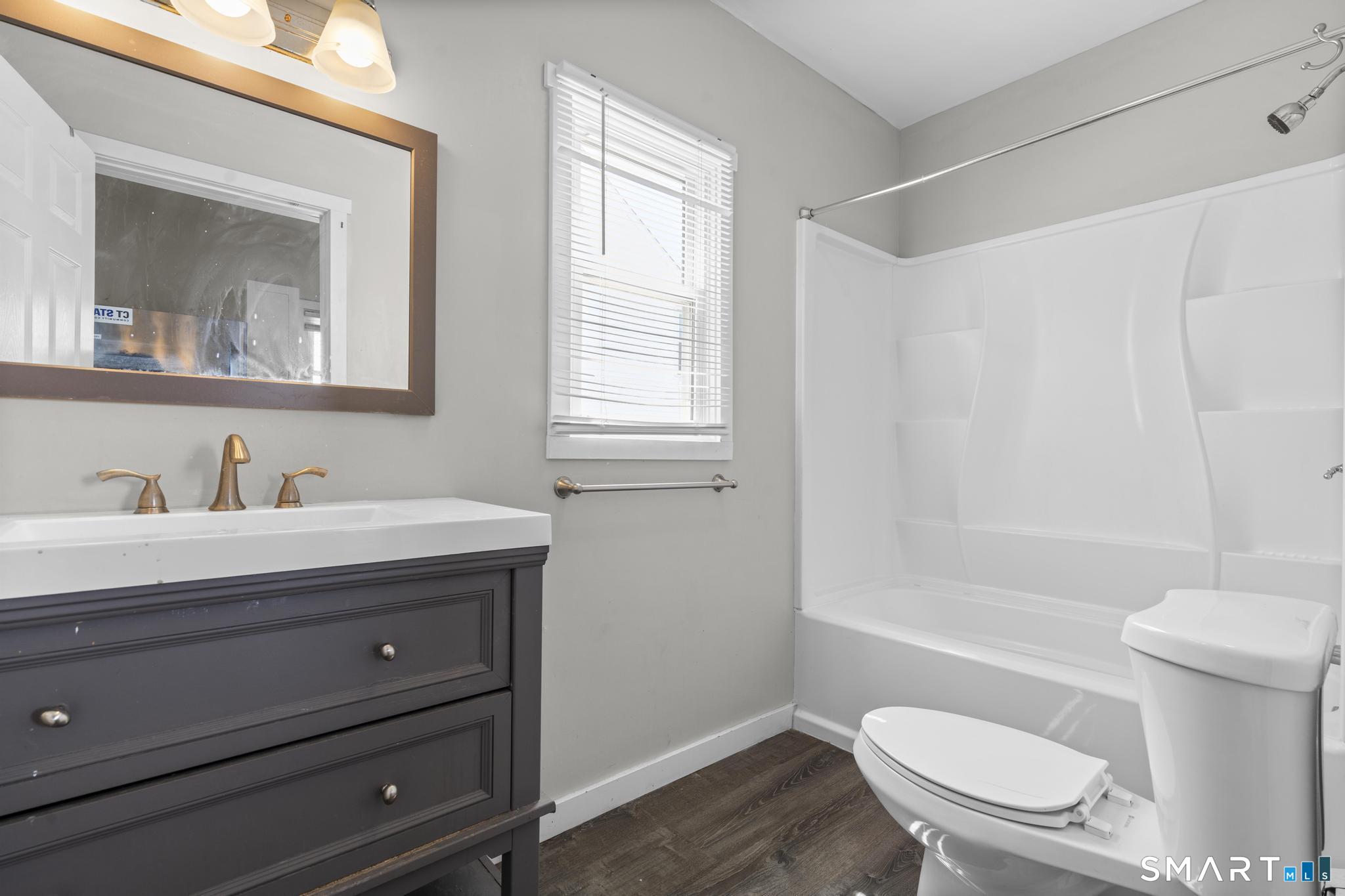 62 Saint Michaels Avenue Unit: 1st Floor