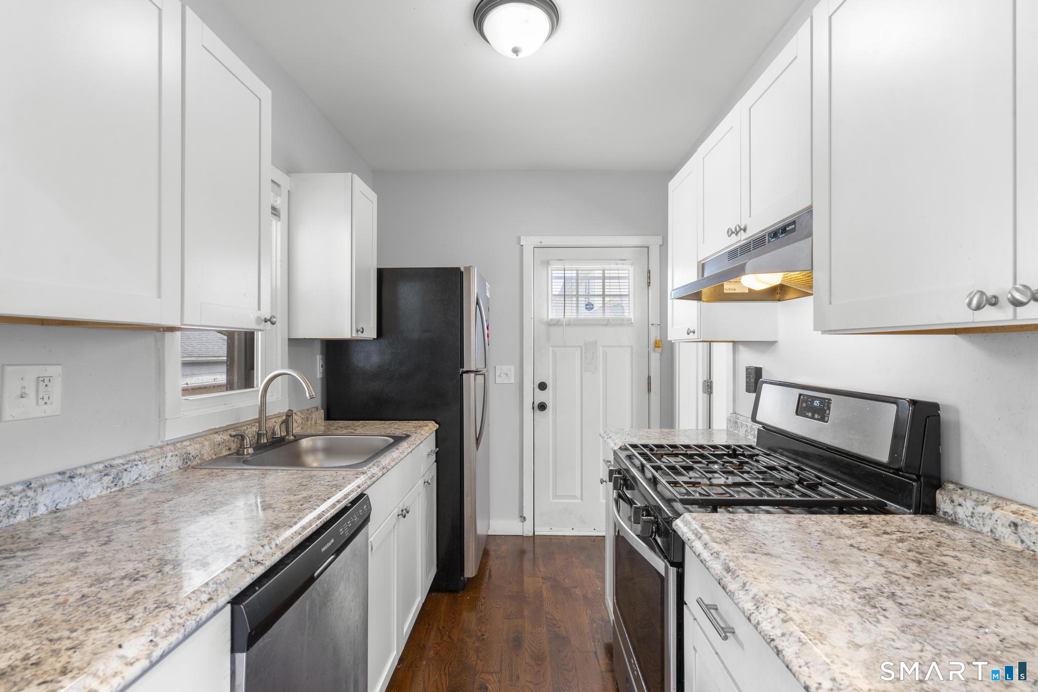 62 Saint Michaels Avenue Unit: 1st Floor
