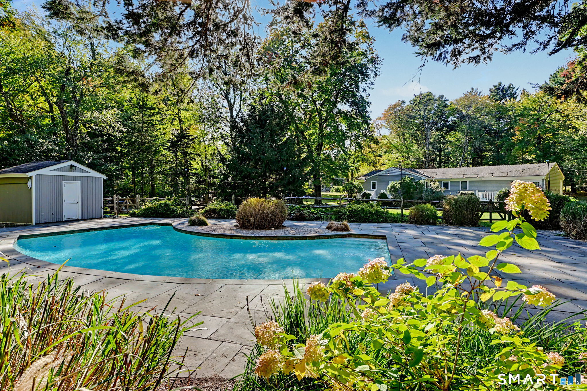 29 South Lake Drive