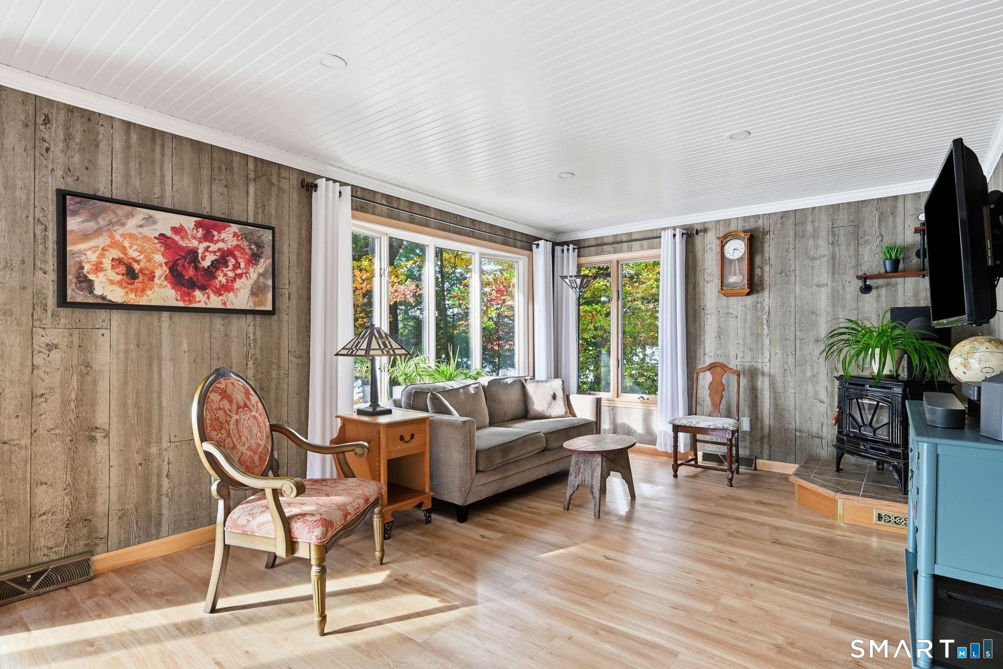643 Forest Road