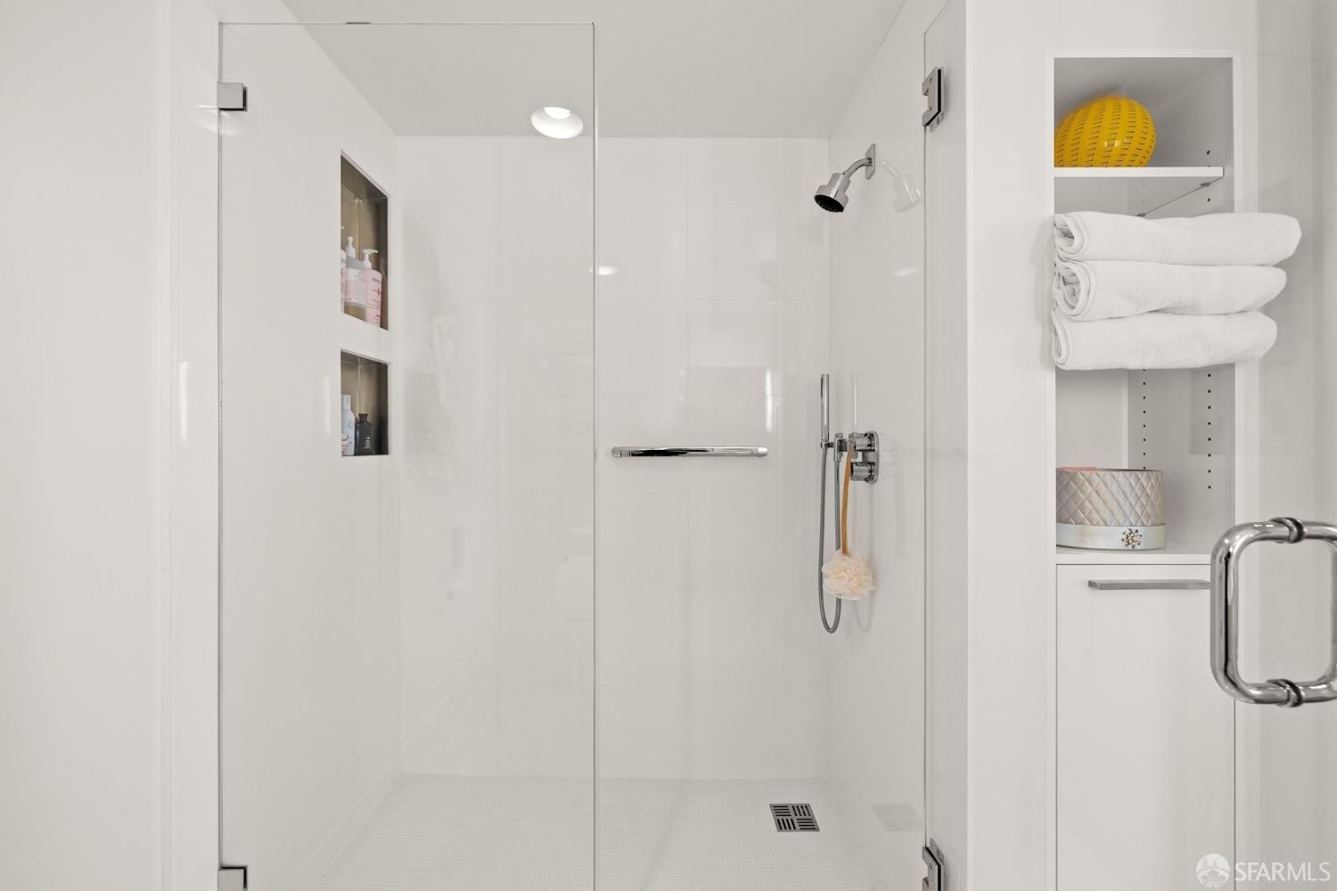 403 Main Street # 413N