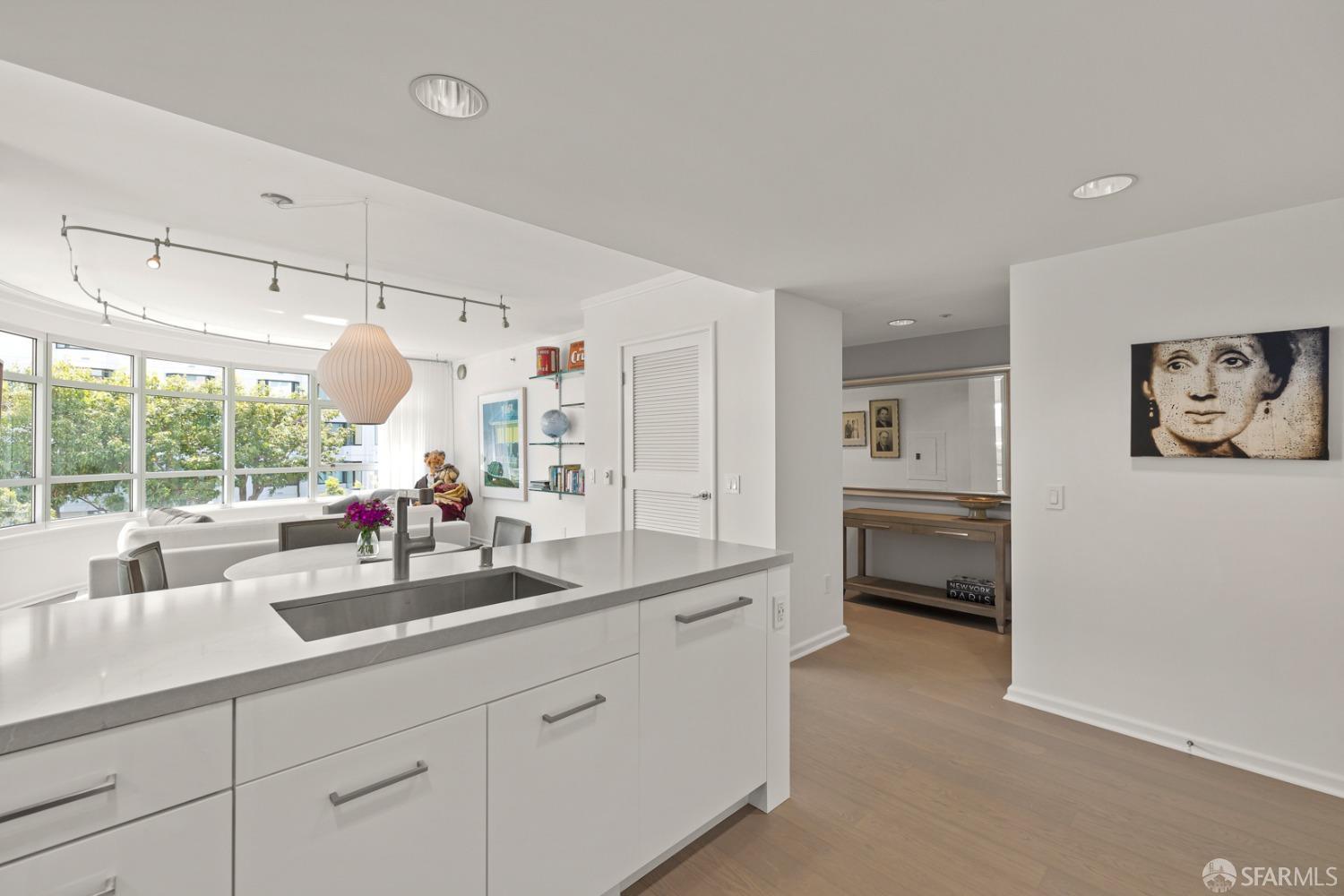 403 Main Street # 413N