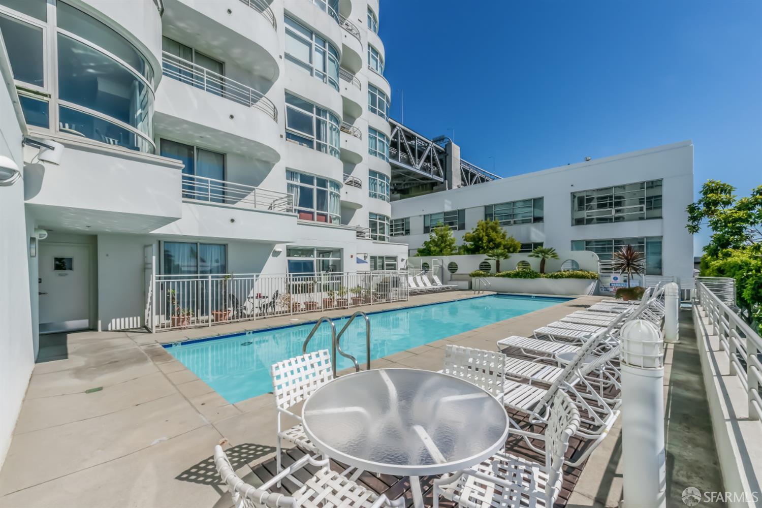 403 Main Street # 413N