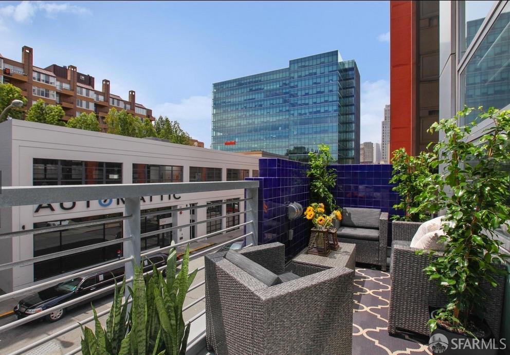 77 Dow Place # 111