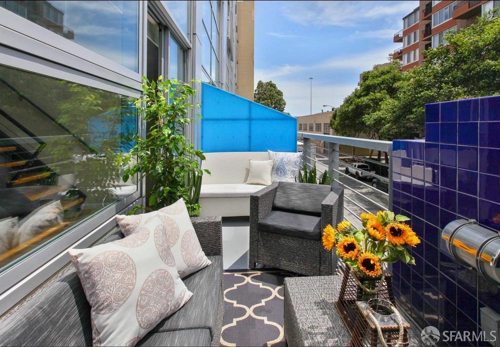 77 Dow Place # 111