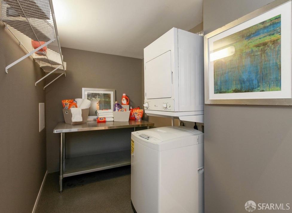 77 Dow Place # 111