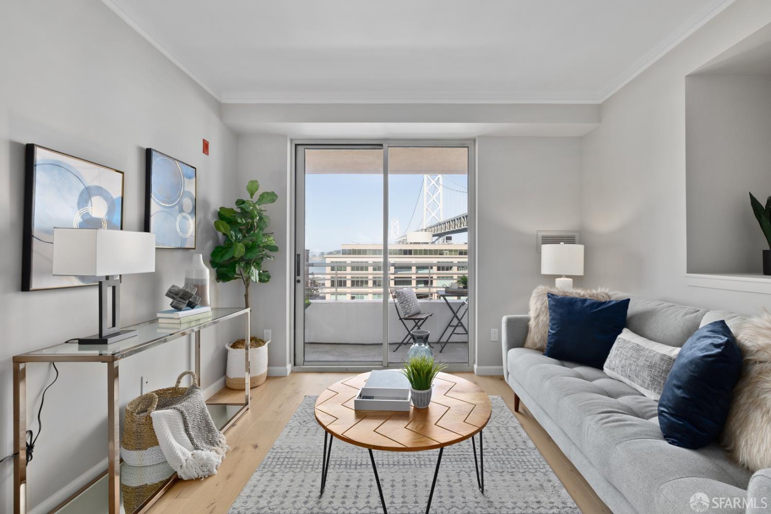 403 Main Street # 619N