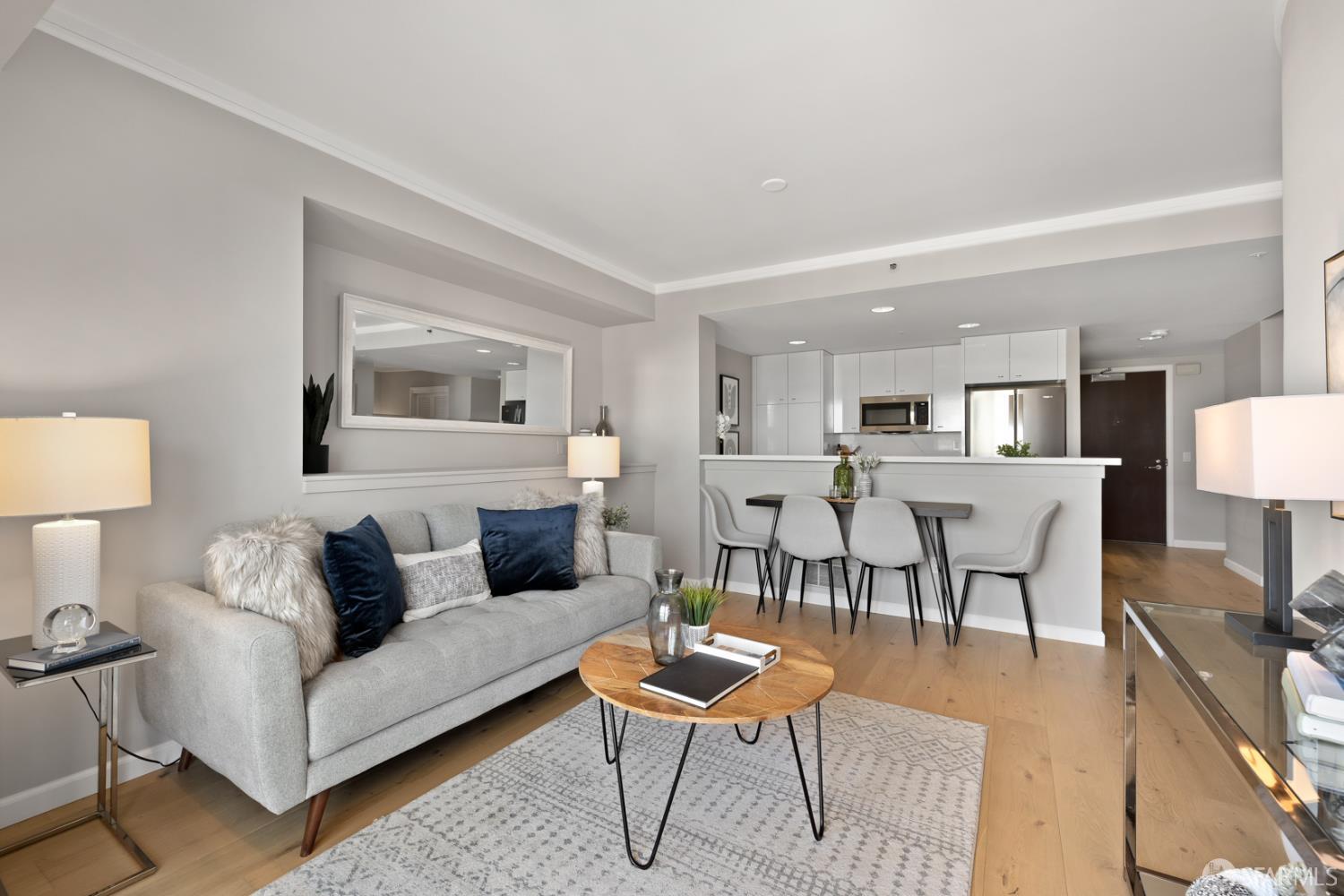 403 Main Street # 619N