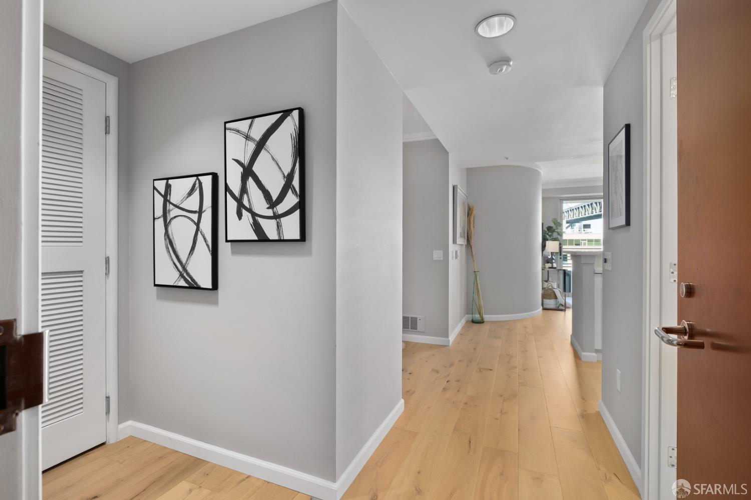 403 Main Street # 619N
