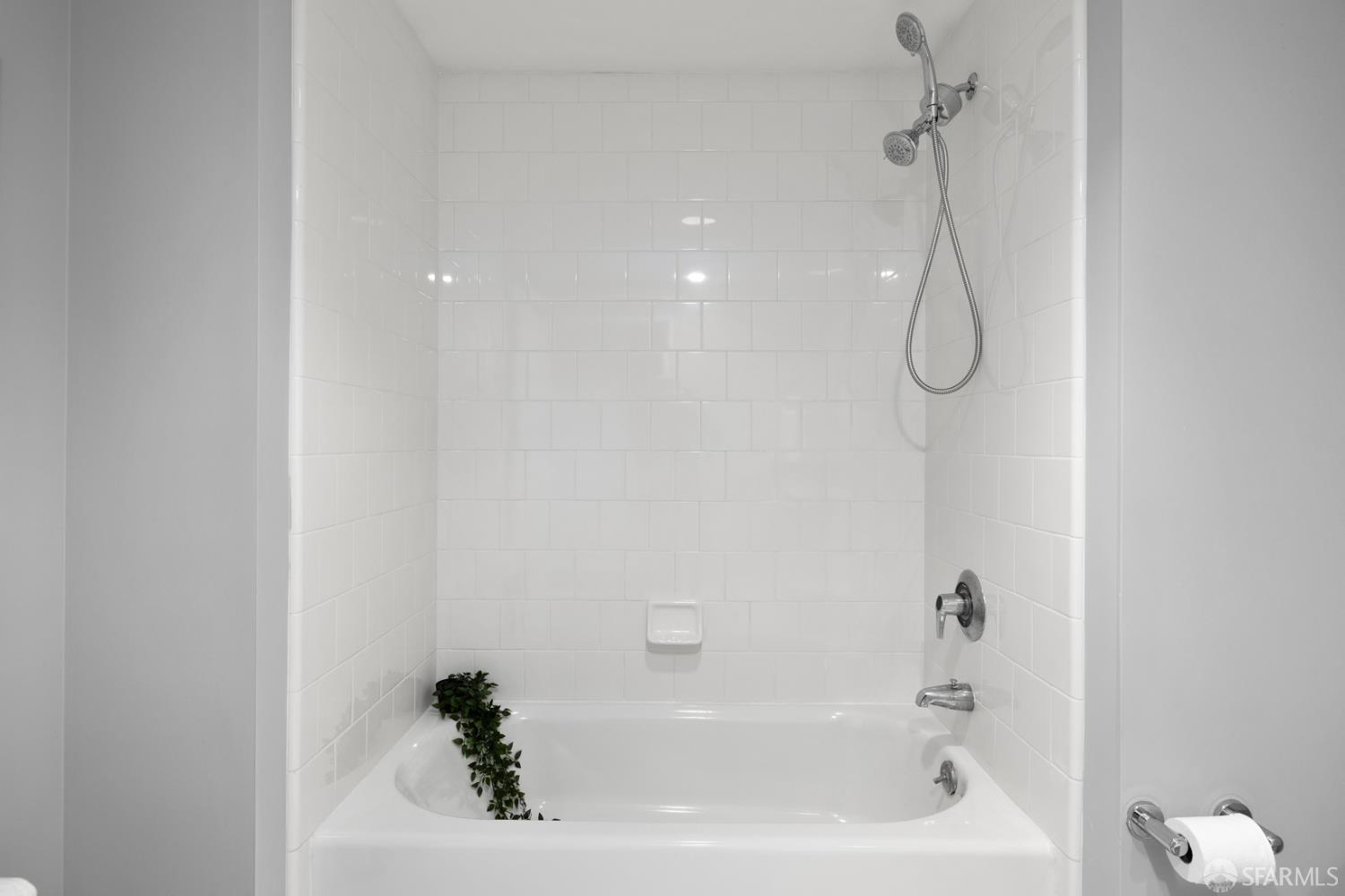 403 Main Street # 619N
