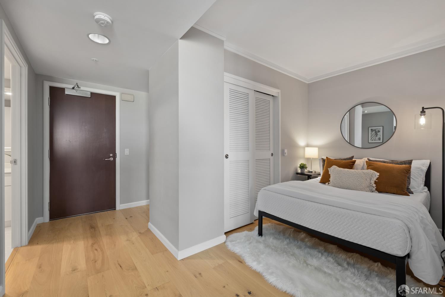 403 Main Street # 619N