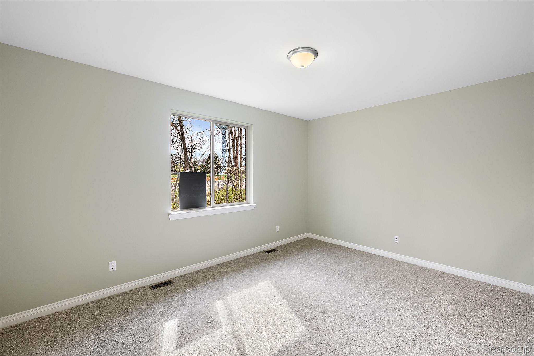 52990 TRAILSIDE CIRCLE