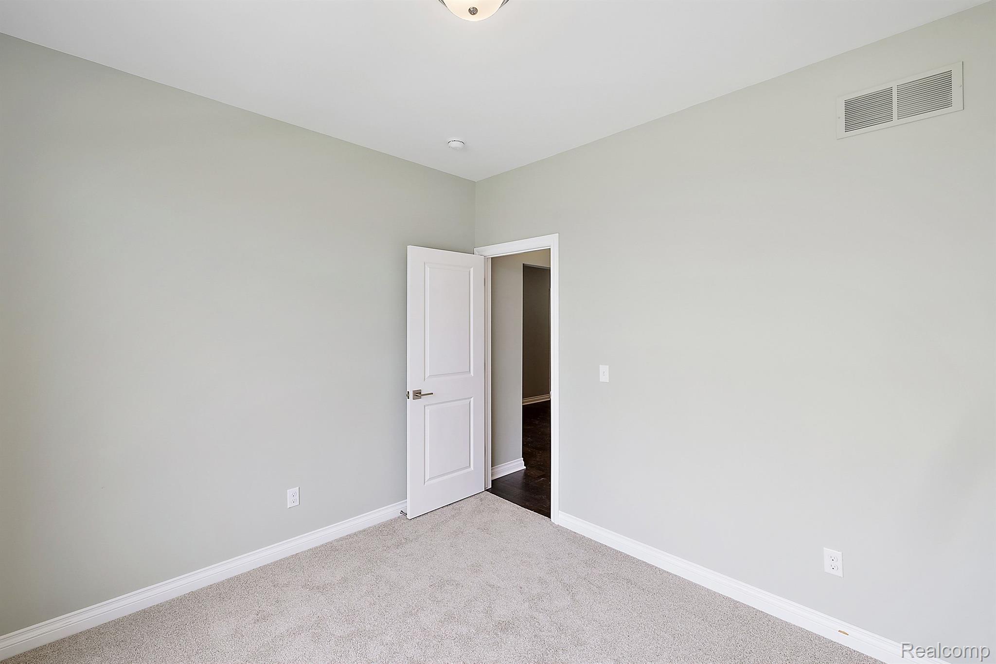 52990 TRAILSIDE CIRCLE