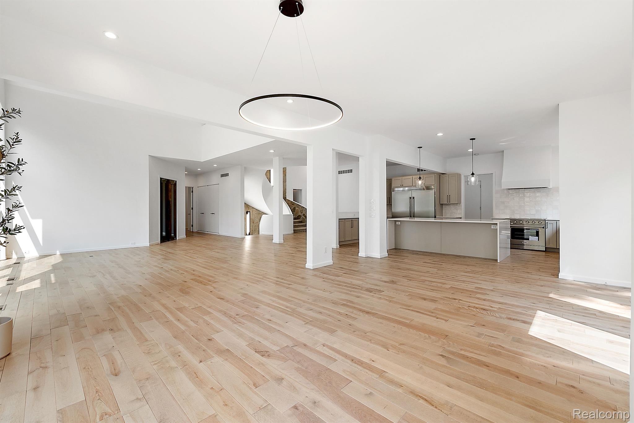 25 SCENIC OAKS DRIVE N