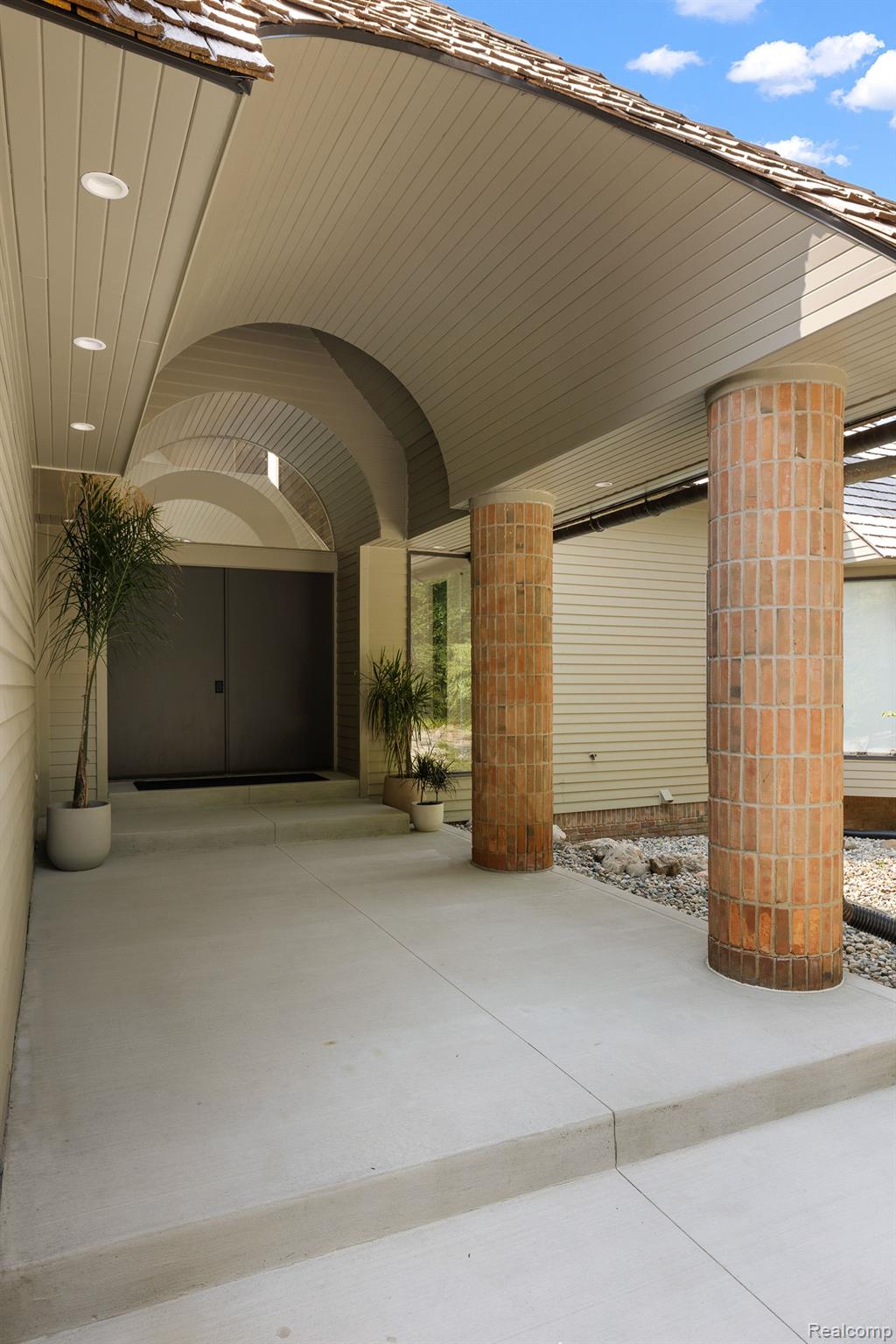 25 SCENIC OAKS DRIVE N