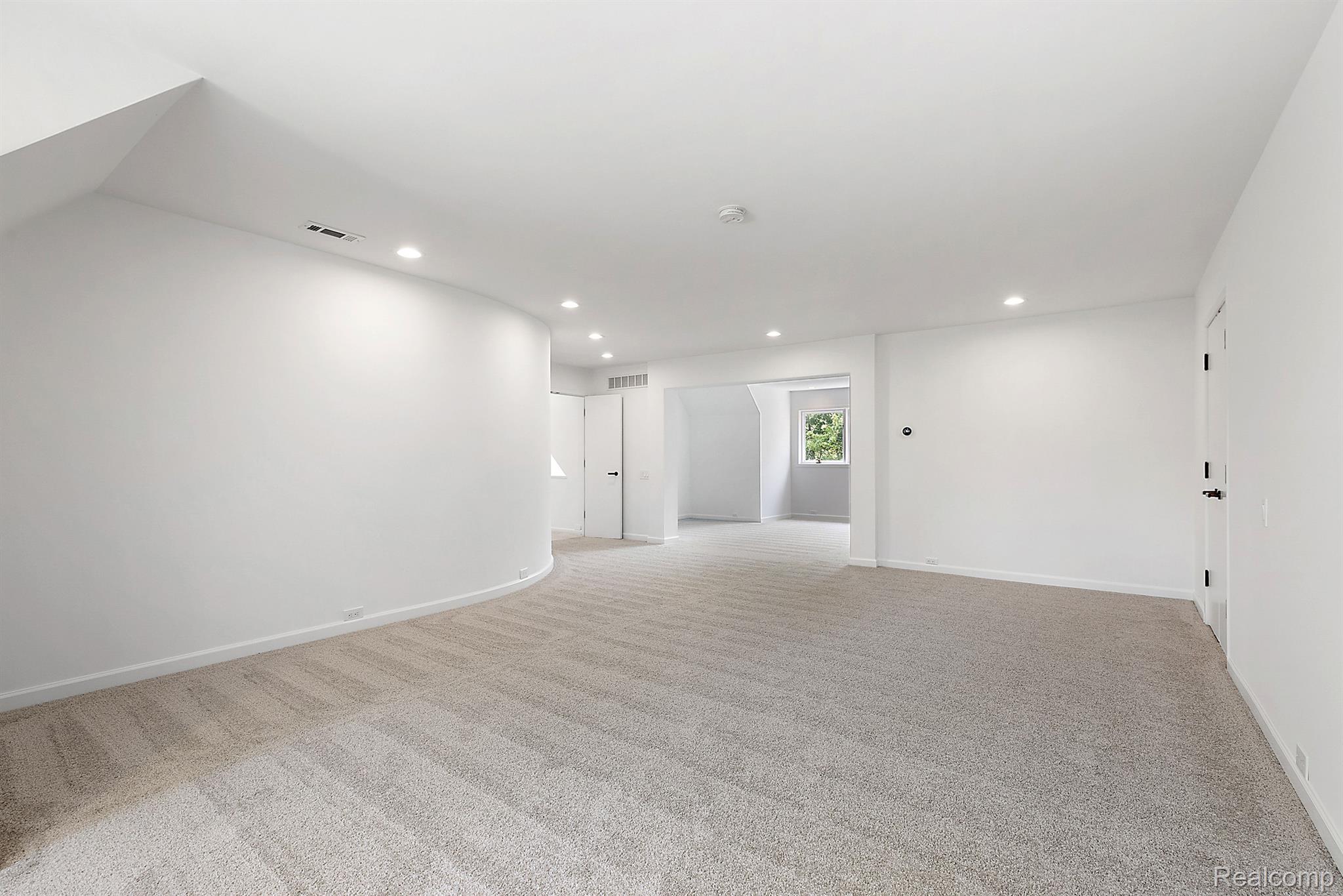 25 SCENIC OAKS DRIVE N