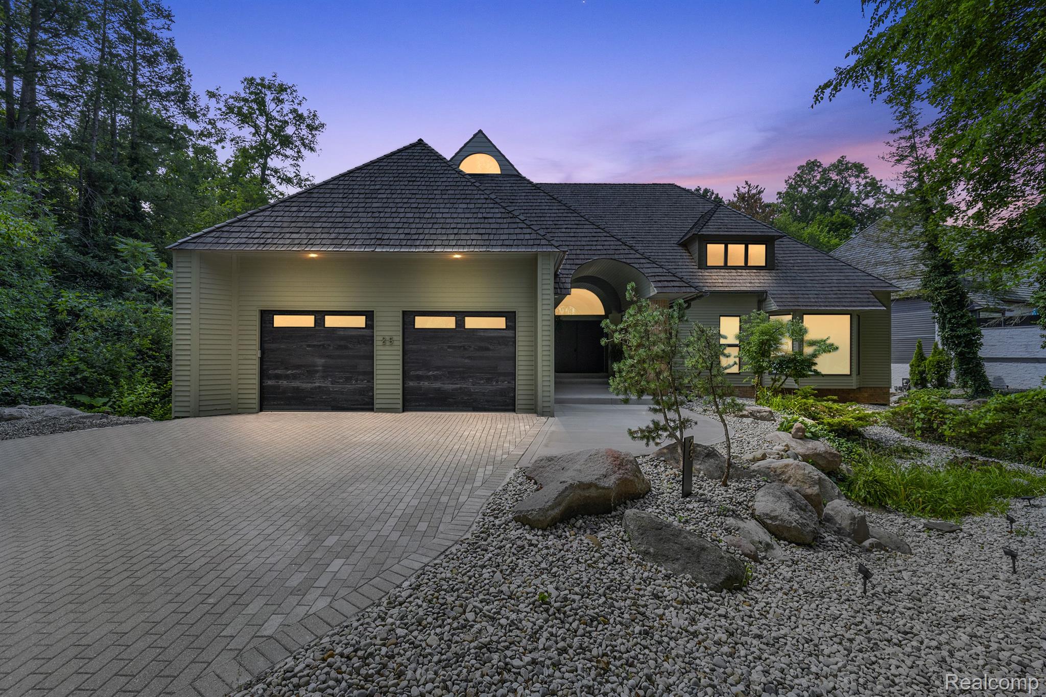 25 SCENIC OAKS DRIVE N