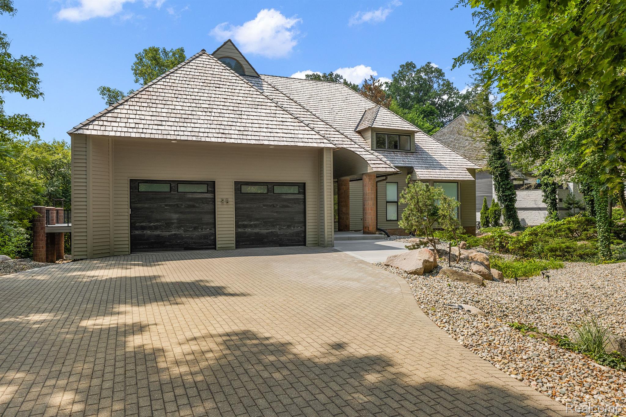 25 SCENIC OAKS DRIVE N