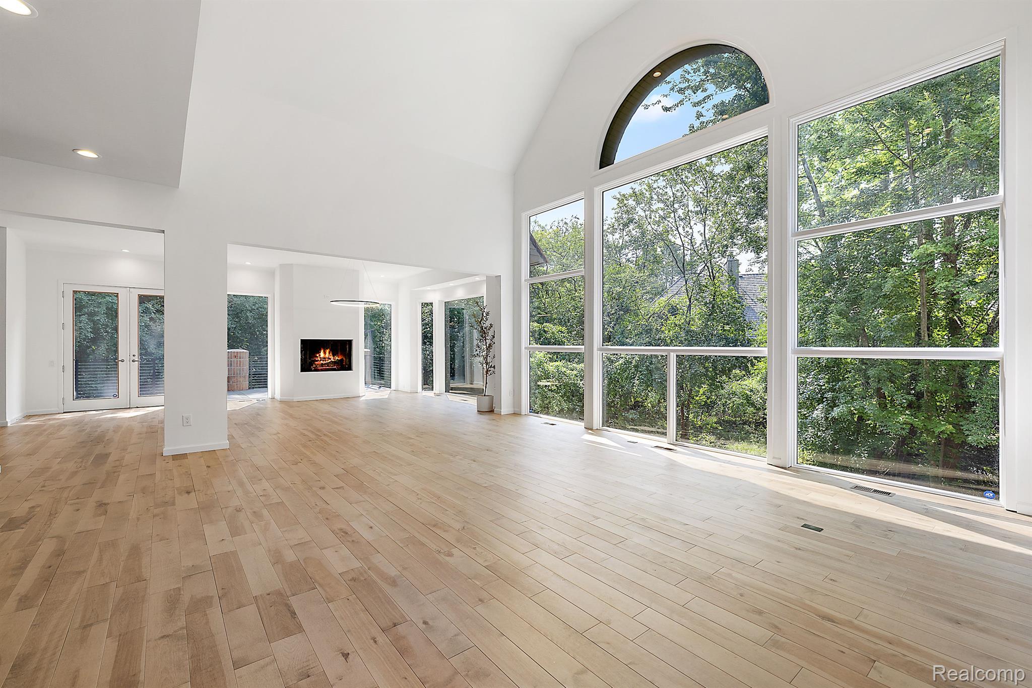 25 SCENIC OAKS DRIVE N