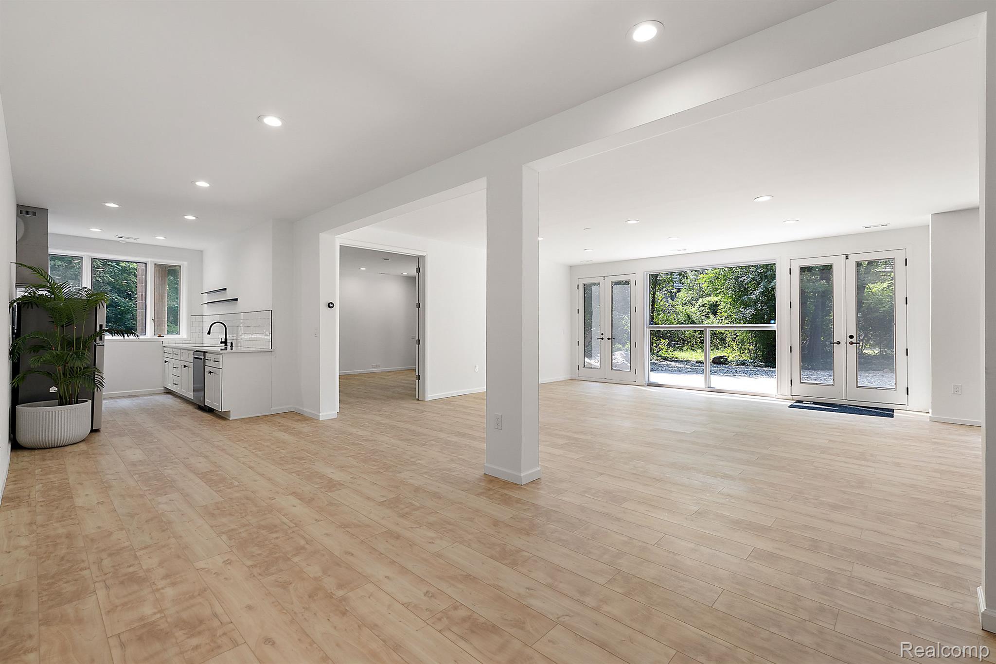 25 SCENIC OAKS DRIVE N