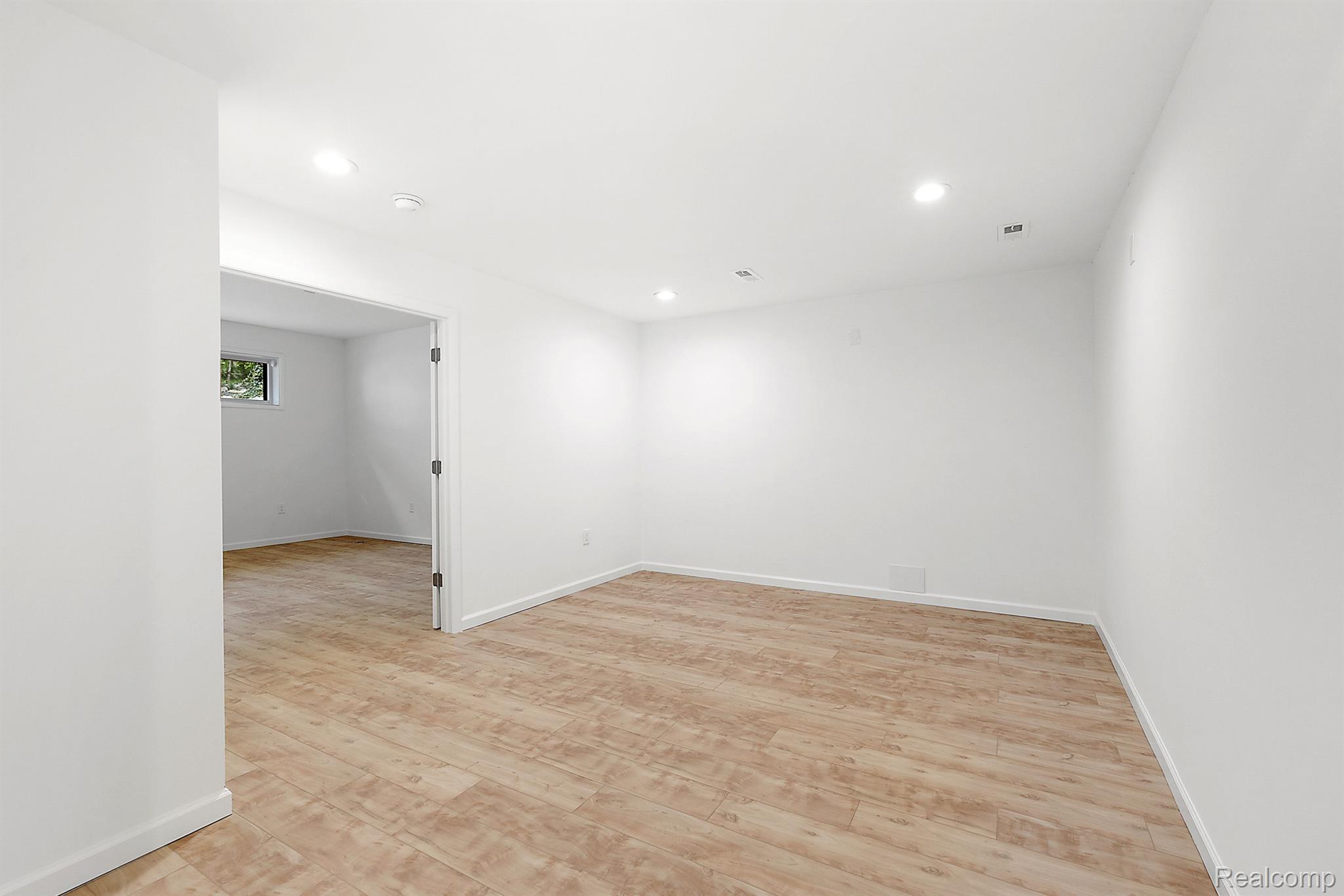 25 SCENIC OAKS DRIVE N