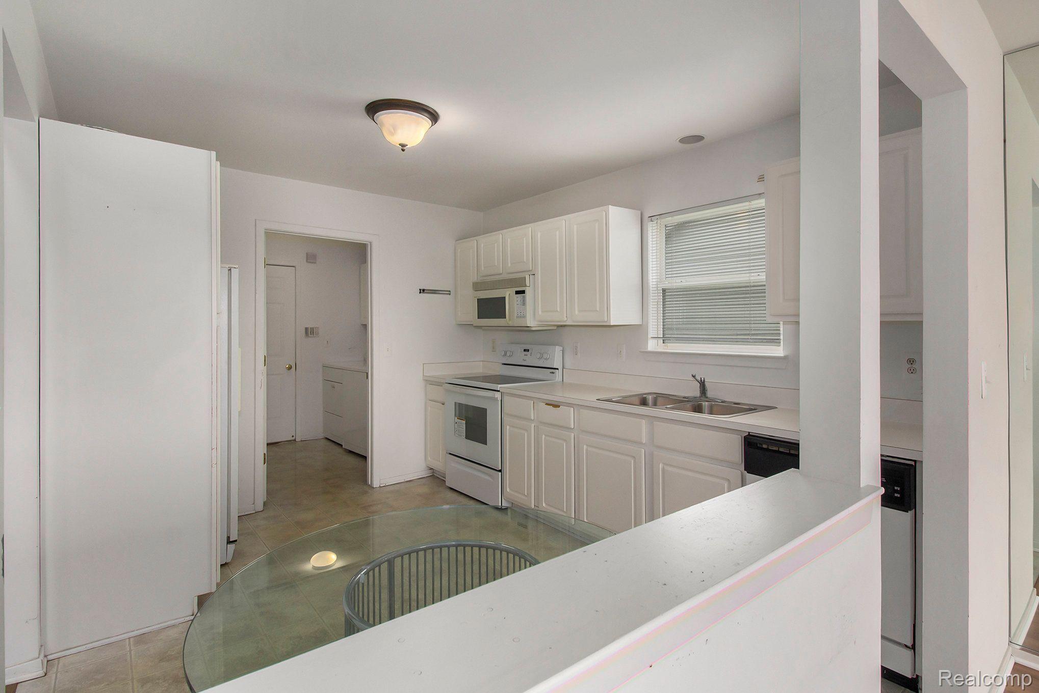 214 SHORE BROOK LANE