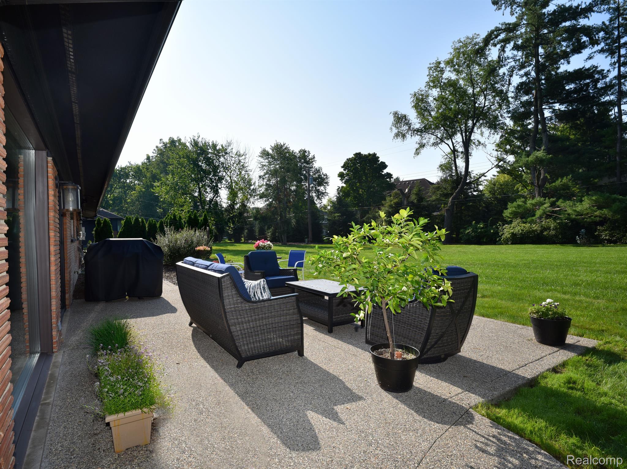 4635 PICKERING ROAD