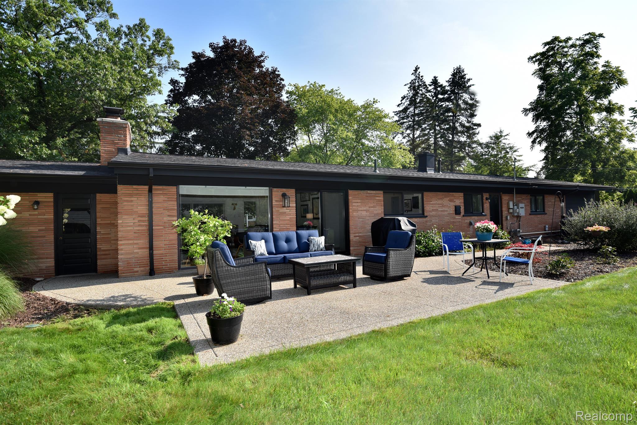4635 PICKERING ROAD