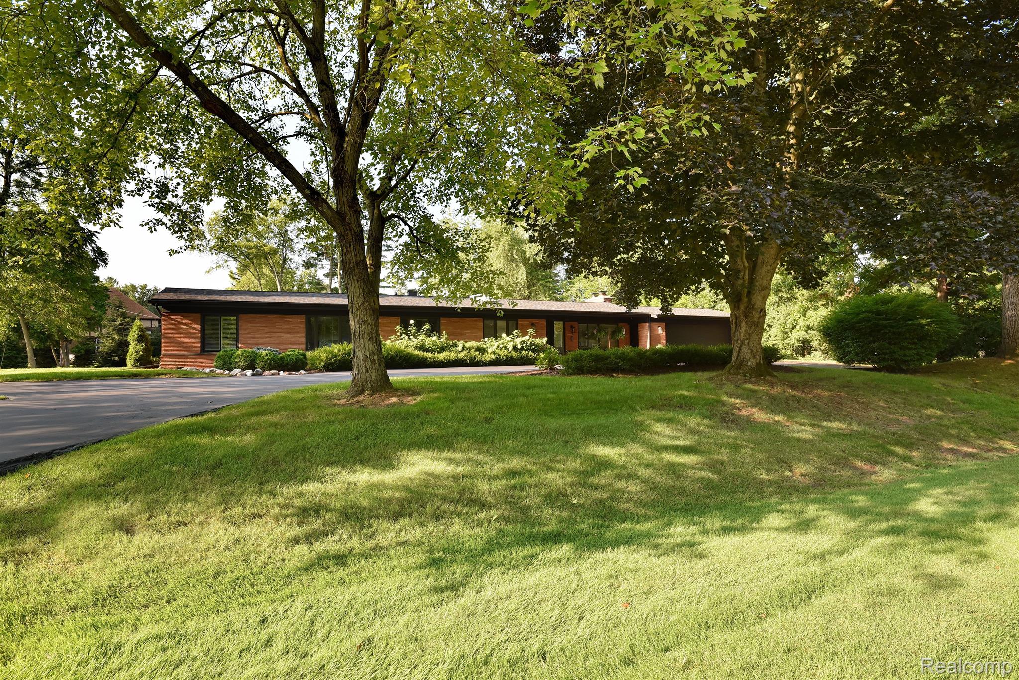 4635 PICKERING ROAD