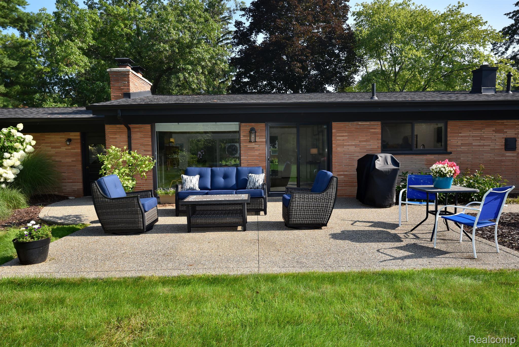 4635 PICKERING ROAD